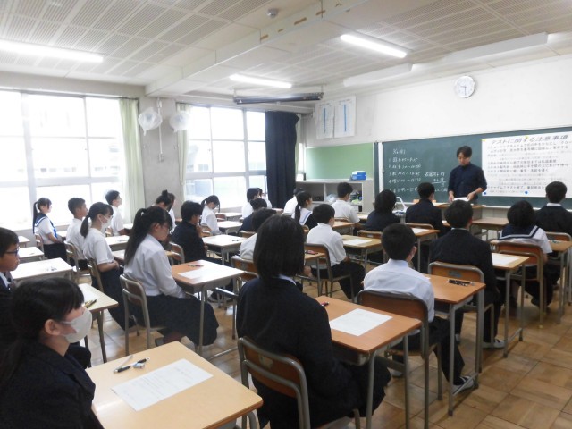 問題用紙が配られました。