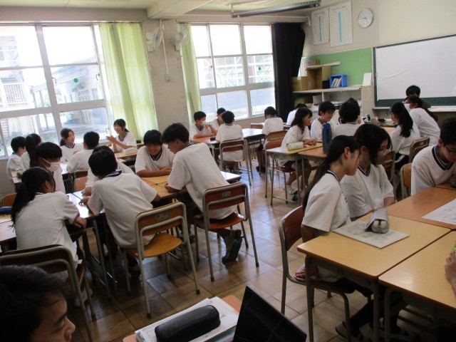 グループになって活動しています