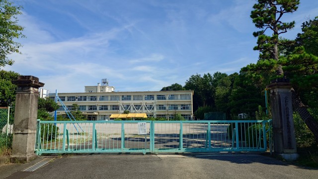 春日井小学校正門（南門）