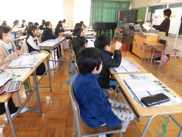 真剣に聞いています。