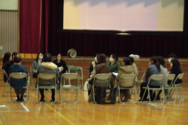 第２部：保護者・教職員対象の談話会の様子